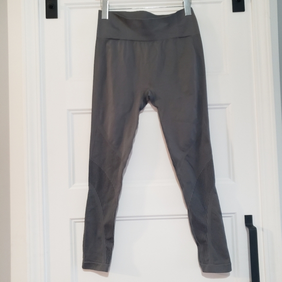 Zyia Active Ankle Leggings Womens XL Grey Nylon Spandex Stretch Ribbed Leg - Picture 8 of 9